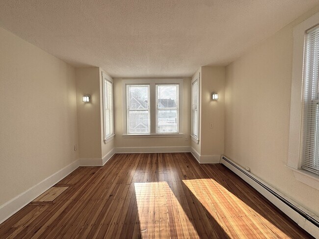 Photo - 405 Ferry St Unidad 3