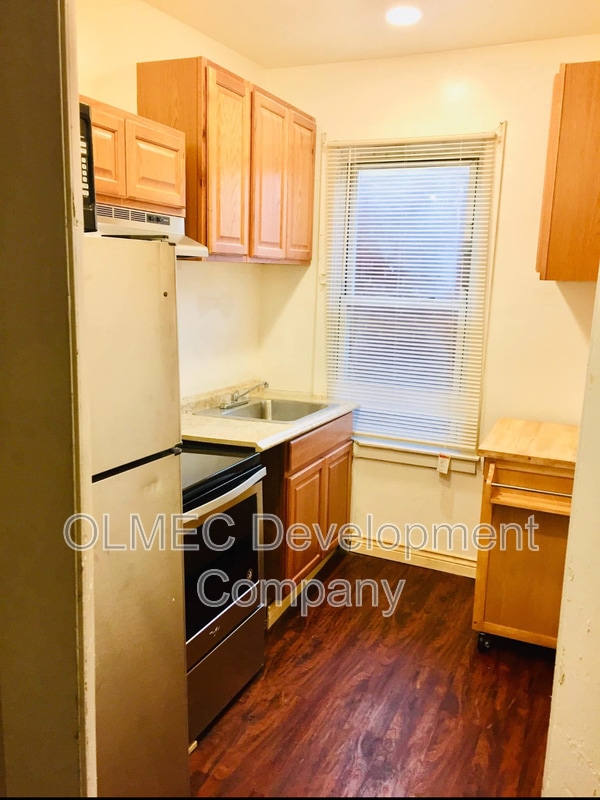 Photo - 817 Anaheim St
