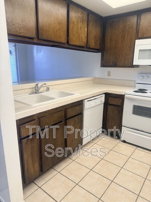 Photo - 413 E Rice Ranch Rd