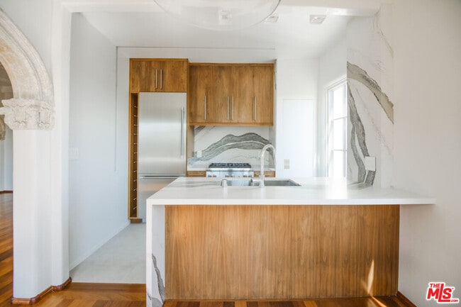 Photo - 1302 N Sweetzer Ave Unidad 202