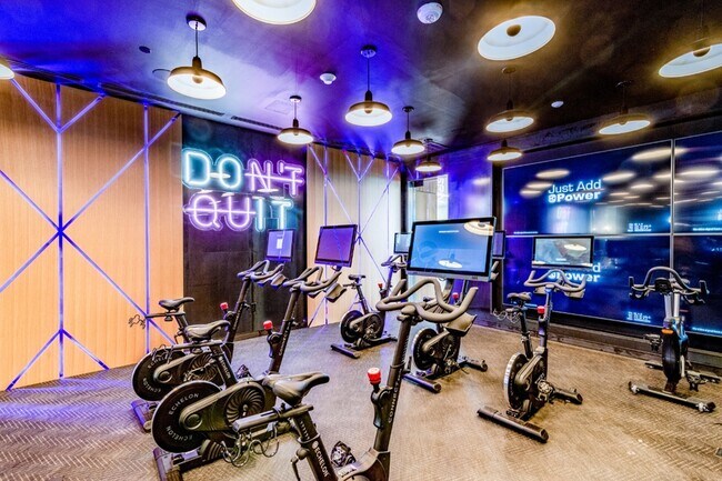 Estudio de spinning - Yugo Austin Waterloo