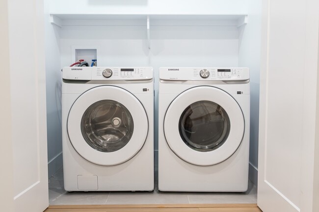 Photo - 119 Colonial Cres