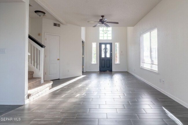 Photo - 7037 Luz De Espejo Dr