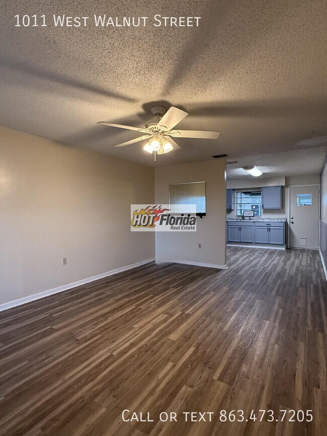 1011 W Walnut St