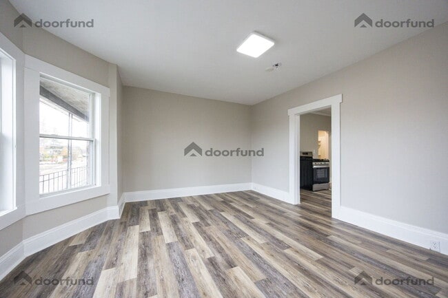 Building Photo - 3 Lyman St Unit 6