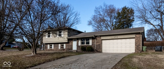 Photo - 372 Redbud Pl