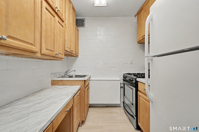 Photo - 125 Prospect St Unit 3D