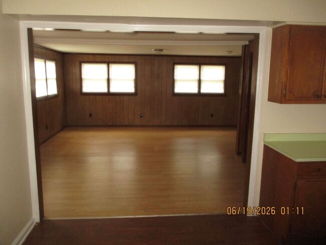 Photo - Sixteenth Ave., 711
