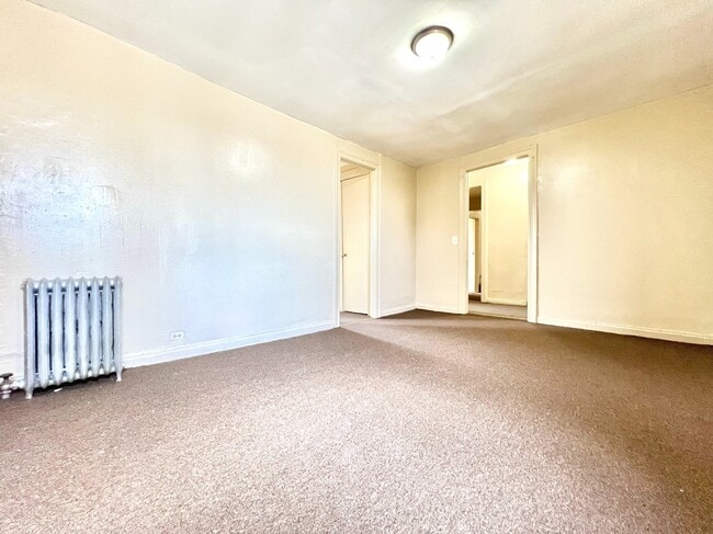 Building Photo - 882 Bryant Ave