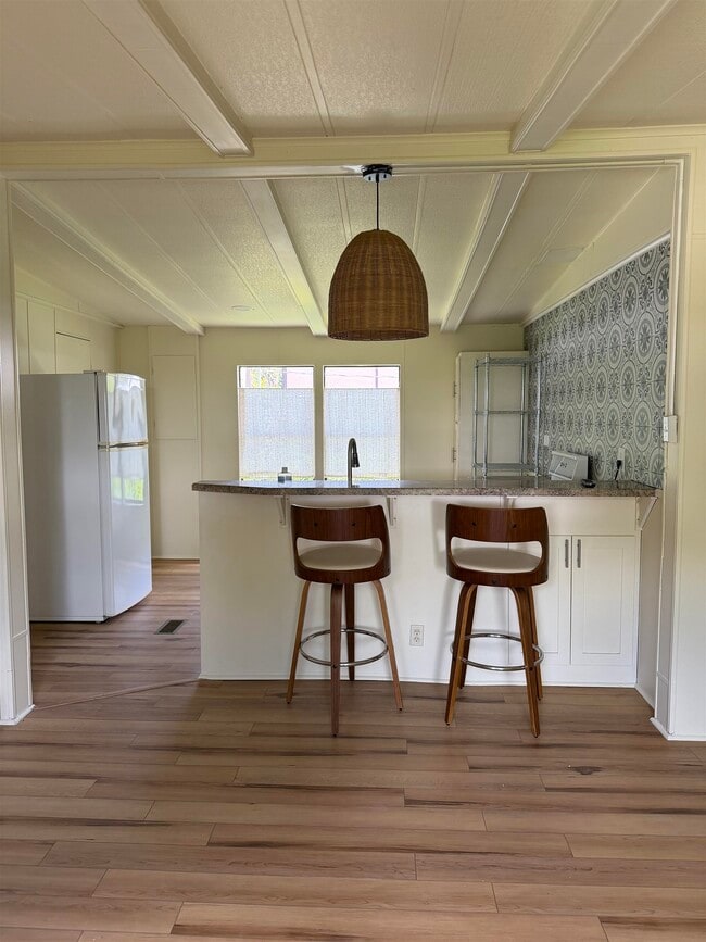 Photo - 360 Tirana Ave