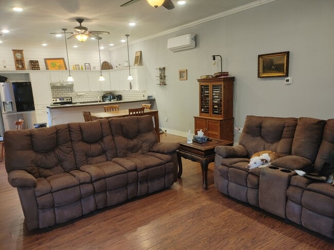 Photo - 513 Joseph Dr