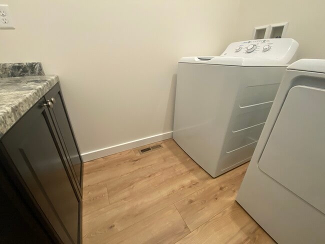 Laundry room - 214 S Minnesota Ave Unit 1