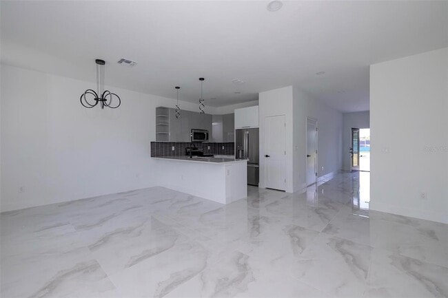 Photo - 2025 Barroso St
