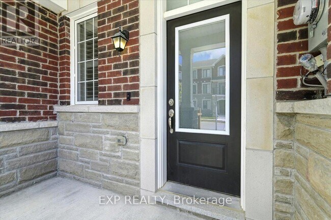 Photo - 3303 Thunderbird Prom