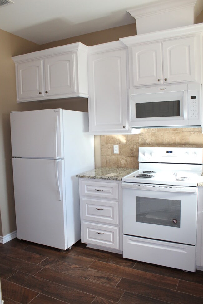 Photo - 1630 Samples Rd