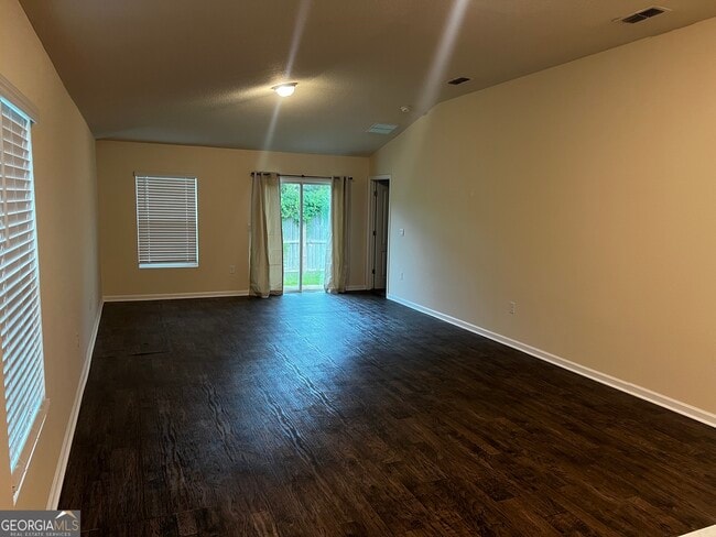 Photo - 209 Teakwood Dr
