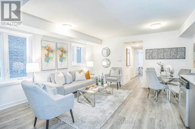 Photo - 205 W Oak Trl