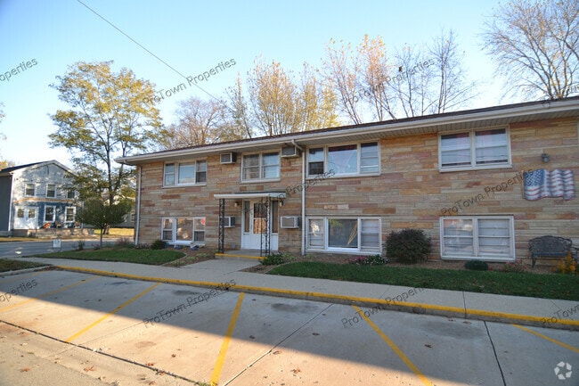 Building Photo - 103 S Joliet St Unit 3 Rental