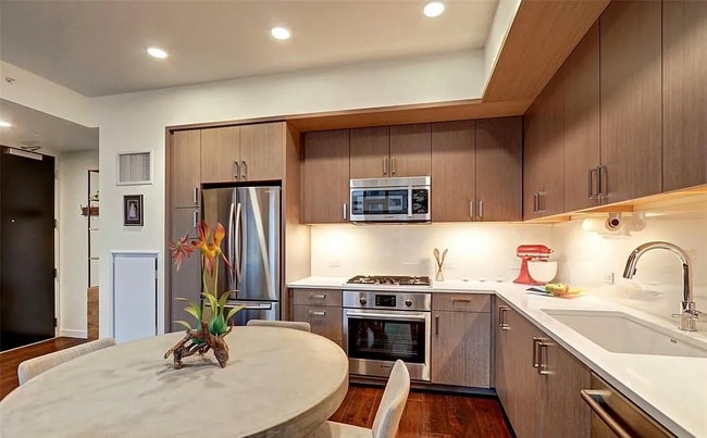 Photo - 1321 Seneca St Unit #1004