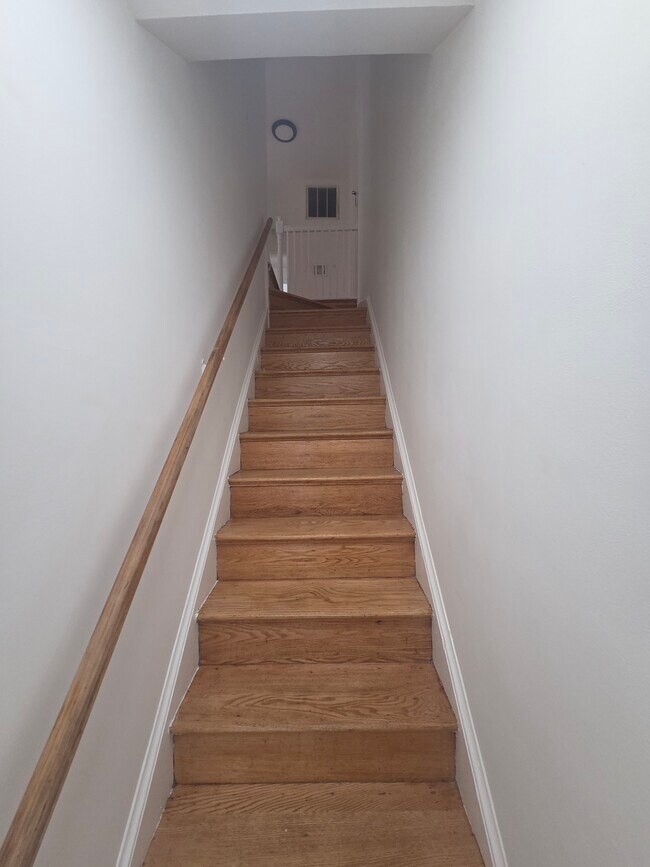 Photo - 4262 Clay St NE