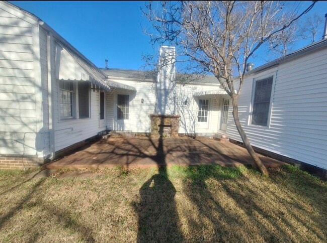 Photo - 912 Grand Ave