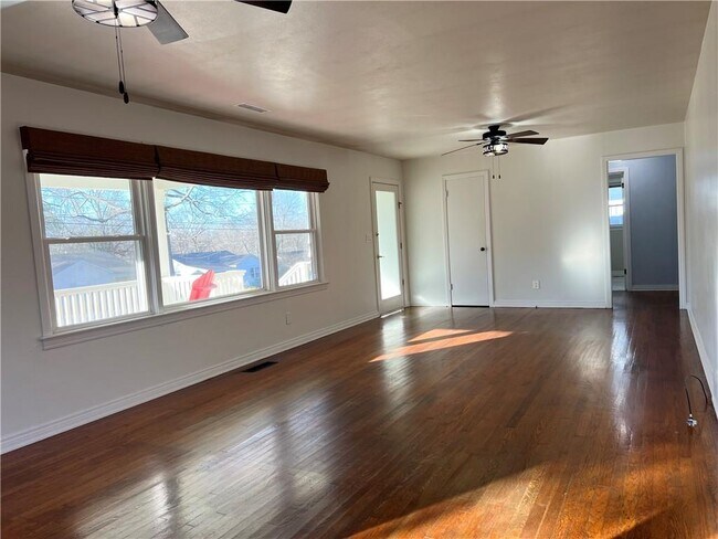 Photo - 436 E Prospect St