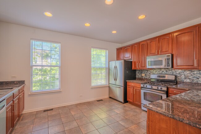 Photo - 838 Lewisburg Ln