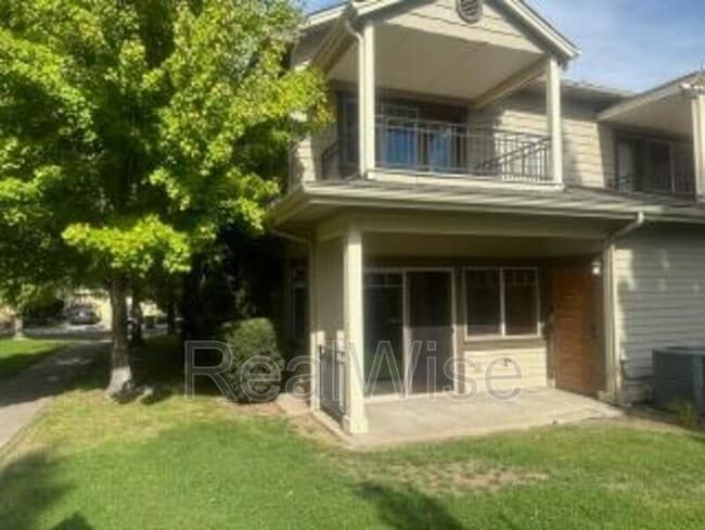 Photo - 1709 SE Softwood Way