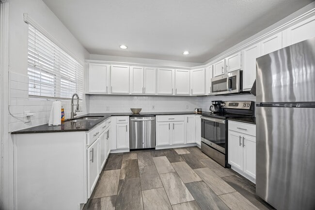 Photo - 3237 Rosedale St Unidad 2