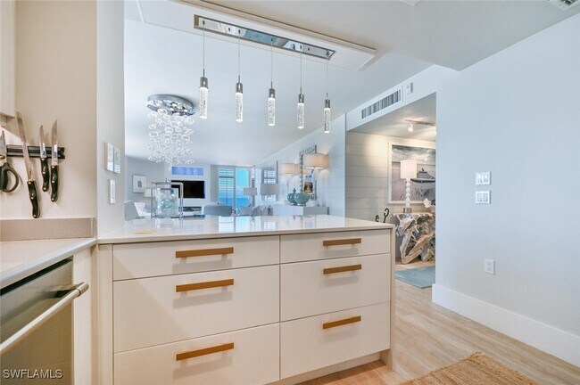 Photo - 3115 Gulf Shore Blvd N Unidad 608S