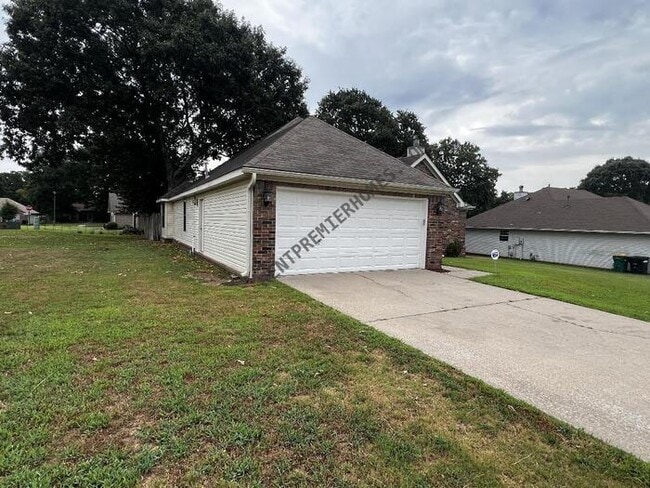 Photo - 2404 Bearskin Dr