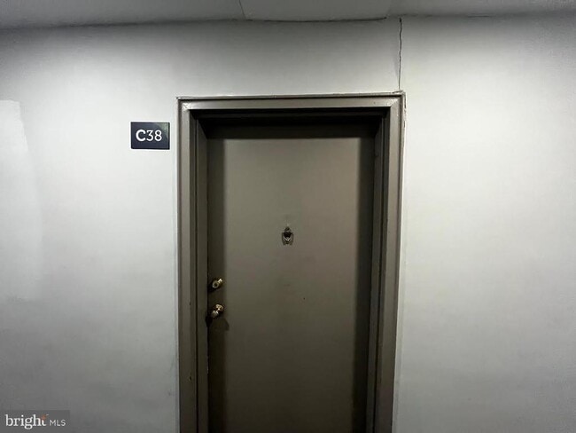 Building Photo - 91 Oak St Unit C38