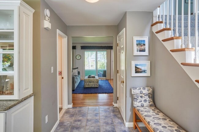 Photo - 9 Riverview Dr