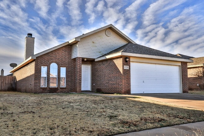 Building Photo - 6 month or 12 month leases available Charm... Rental