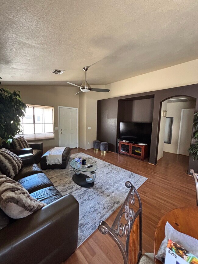 Building Photo - 20250 N 32nd Pl