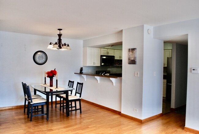 Photo - 4710 Euclid Ave Unidad 2D