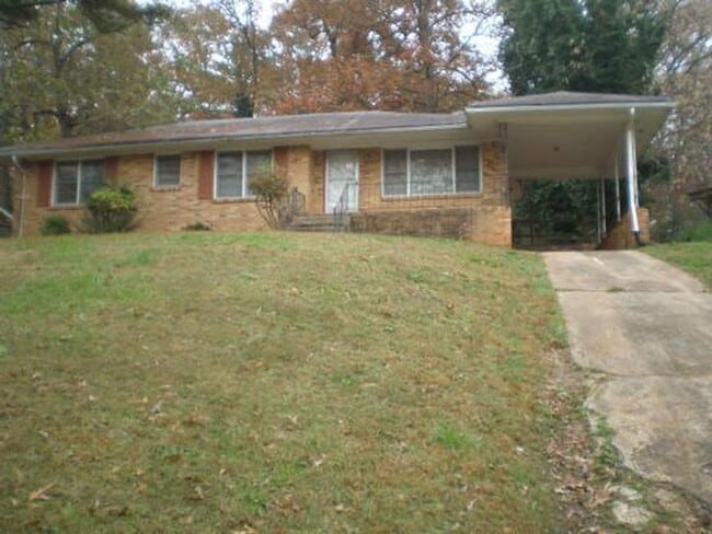 Building Photo - 3 Bed, 2 Bath Home Near Atlanta