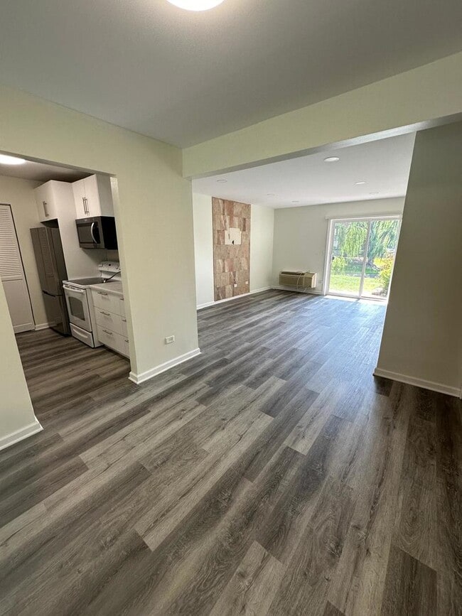 Photo - 900 N Lakeside Dr Unit 1A