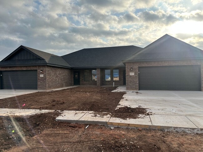 Building Photo - NEW CONSTRUCTION! 3 bedroom, 2 bath, 2 car garage