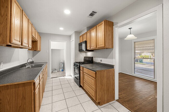 Photo - 6619 Maybank Dr