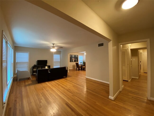 Building Photo - 2007 Sheridan St Rental