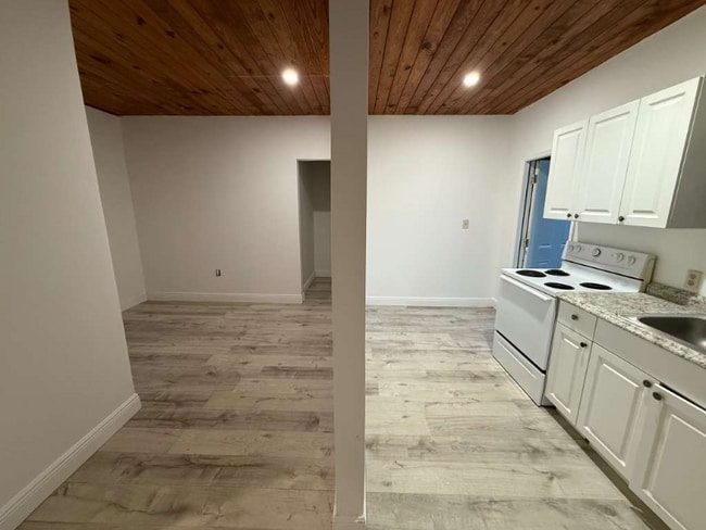 Photo - 3033-3033 NW 15th St Unidad 3031 C 1ST FLOOR