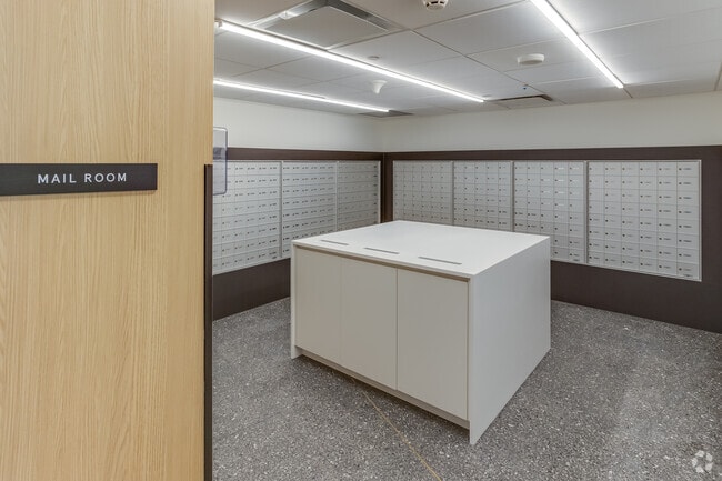 Photo - Comma King George