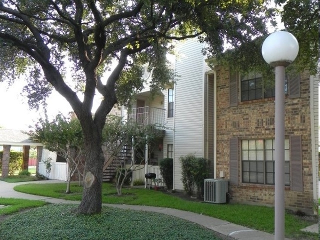 Hebron Oaks