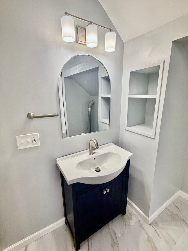 Photo - 1907 Mentor Ave