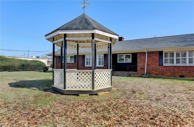 Photo - 8 Highland Ln