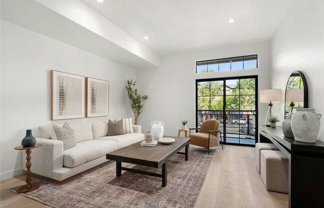 Building Photo - 581 Higuera St Unit 30