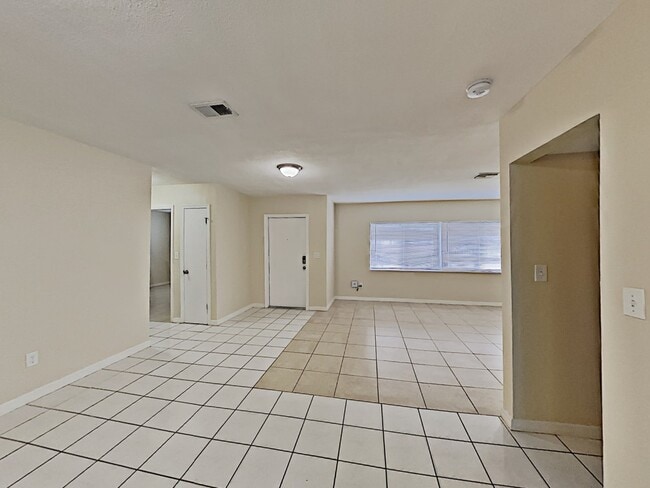 Photo - 6433 NW 21st Ct