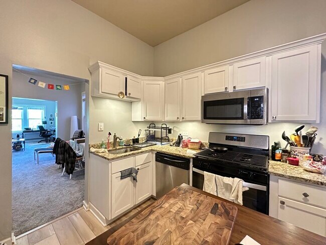 Photo - 1622 N Campbell Ave Unit 3