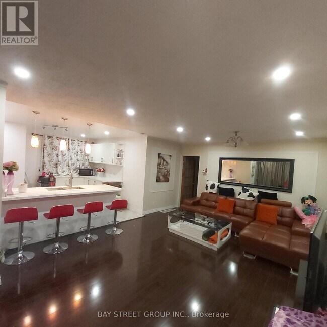 Photo - 211 Beechy Dr